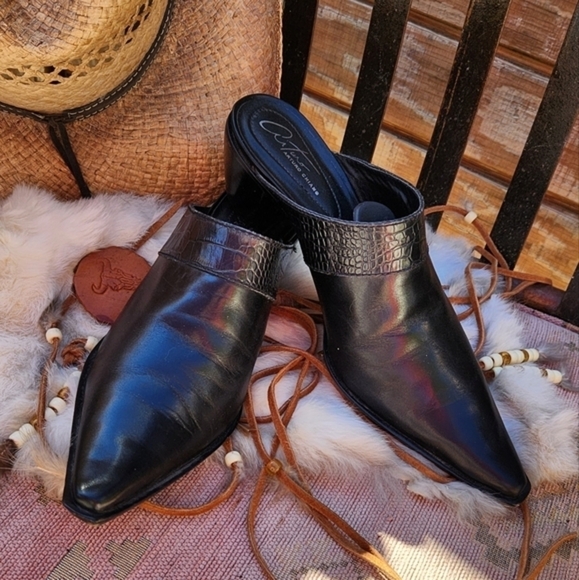 Arturo Chiang Mules - Picture 1 of 6